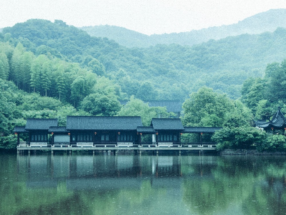 瑜伽教练培训机构：为什么要练瑜伽，瑜伽的好处及作用